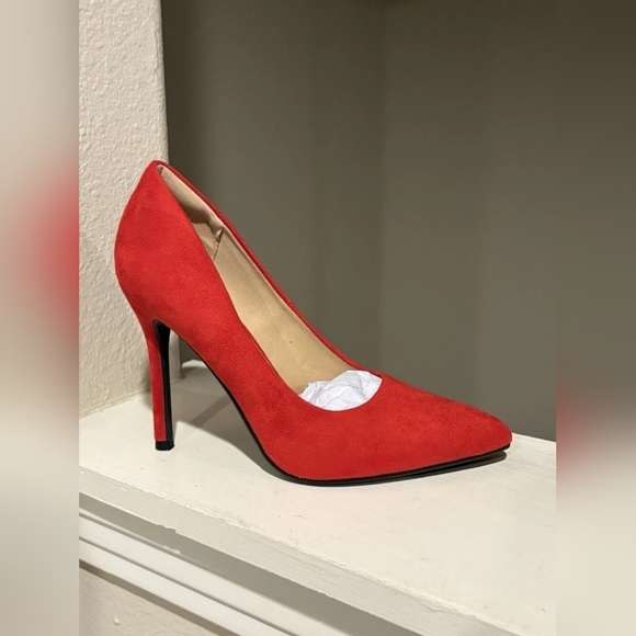 Elegant Red Stiletto Heels - Picture 3 of 4